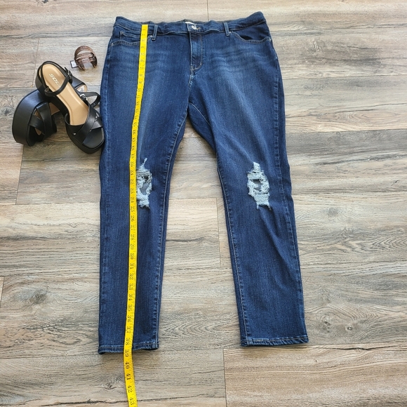 Levi Strauss 711 Jeans - Picture 7 of 10